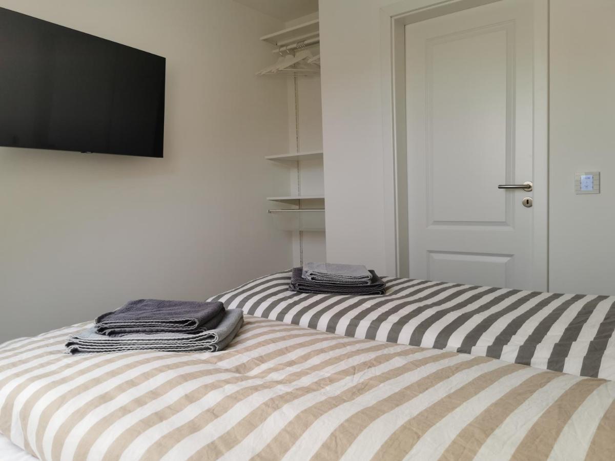 Moderne Wohnung Mit Privatpool Бюзум Экстерьер фото