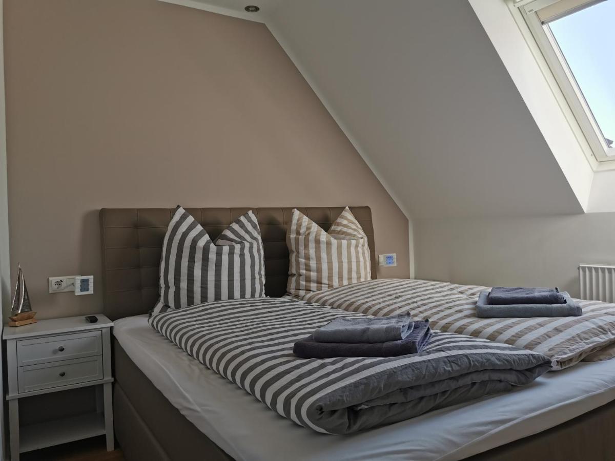 Moderne Wohnung Mit Privatpool Бюзум Экстерьер фото